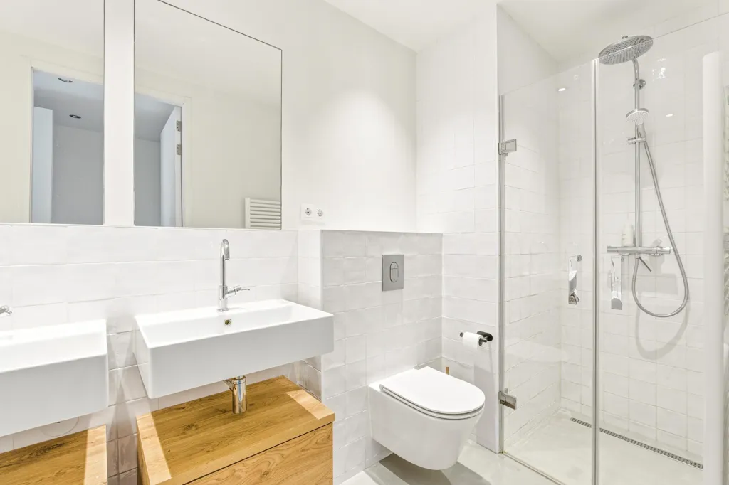 Salles de bain - Modern Mansion with Balcony in Amsterdam