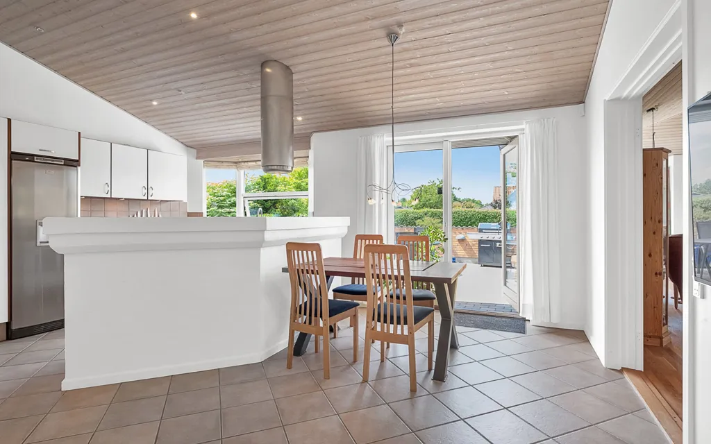 Söögituba - Spacious Villa with Garden in Skæring