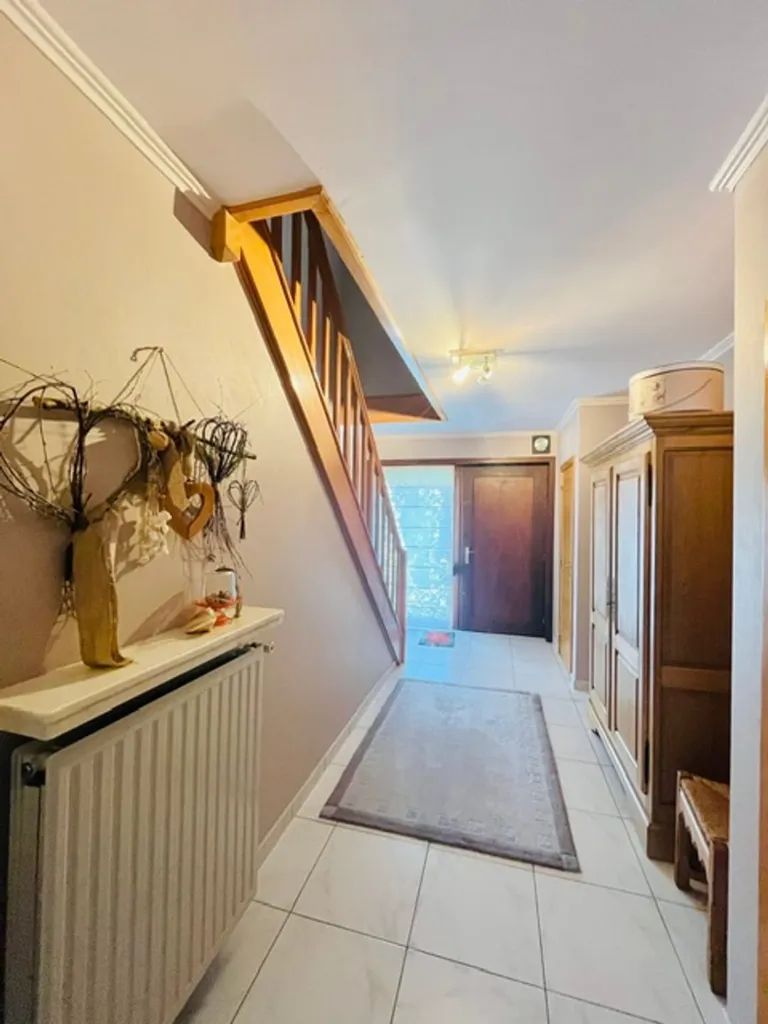 Esik - Spacious House with Garden in Aalter