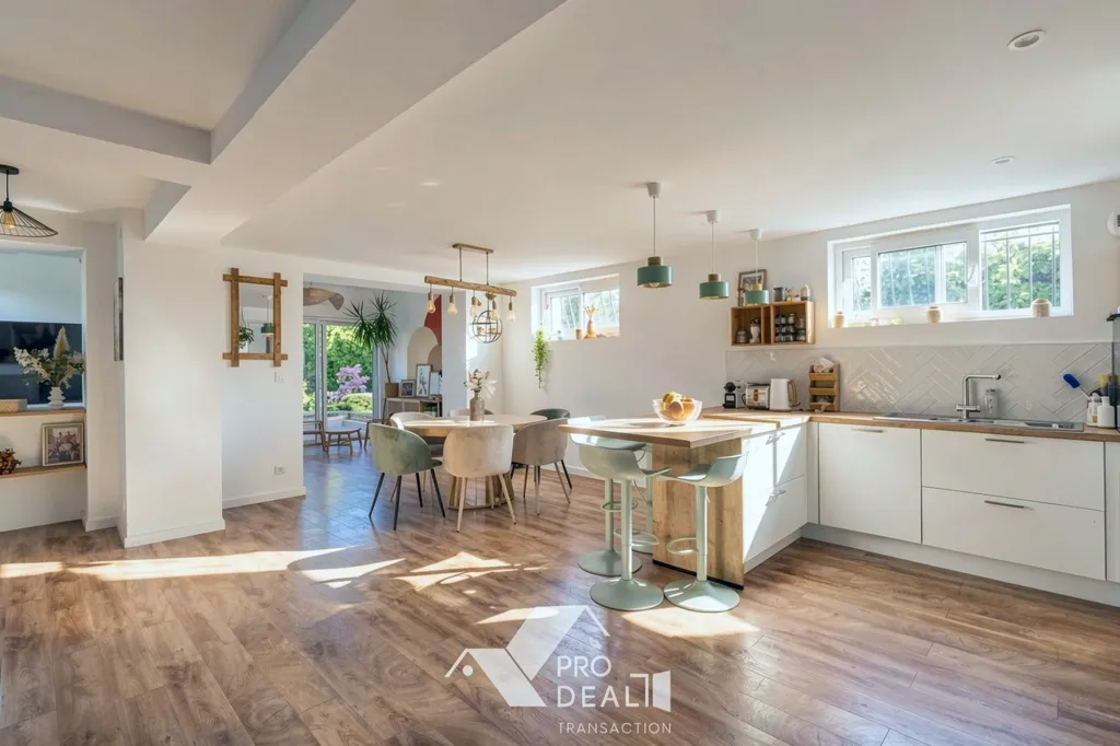 Cuisine - Maison avec Piscine au Calme à Saint-Bernard