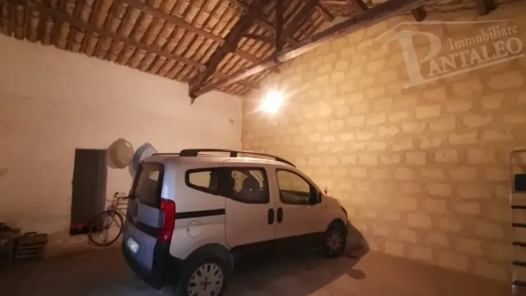 Garage - Casale with Apartments in C.da Birgi, Marsala