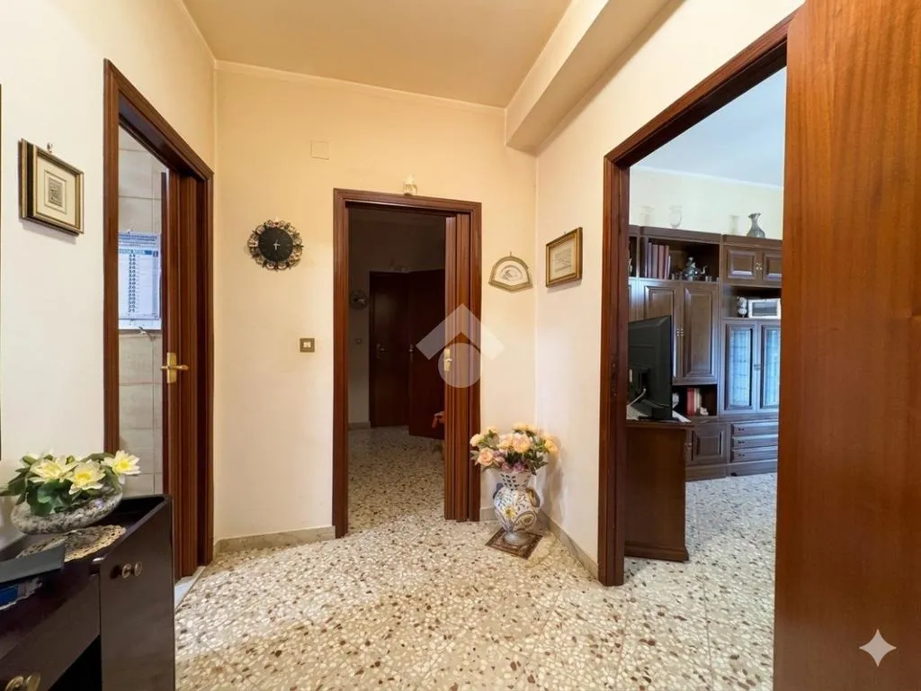 Esik - 3-Room Apartment with Balcony in Palermo