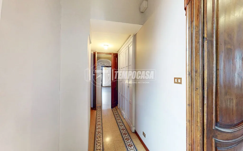 Hallway - Signorile Apartment with Four Balconies in Crocetta