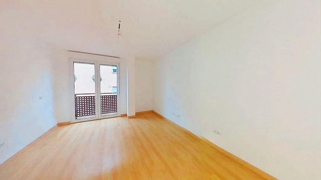 Pièces - Studio with Balcony in Valdeacederas