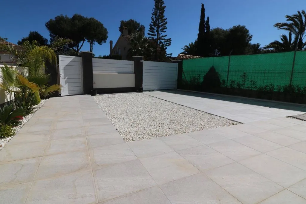 Piscine - Contemporary Villa with Pool in Los Balcones, Torrevieja