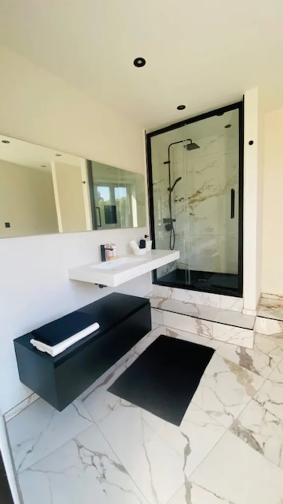 Salles de bain - Maison en Pierre avec Terrasse sur Meuse à Namur
