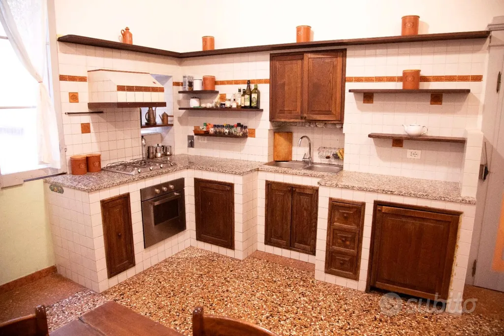 Cuisine - Historic Apartment with High Ceilings in Bologna