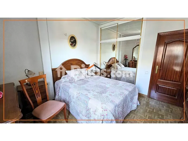 Camere da letto - Bright 3-Bedroom Flat with South View in Retiro