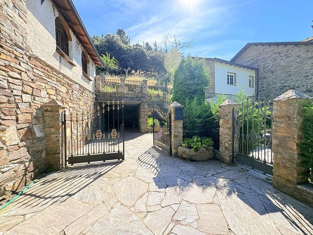 Aed - Chalet with Terrace in Arganza