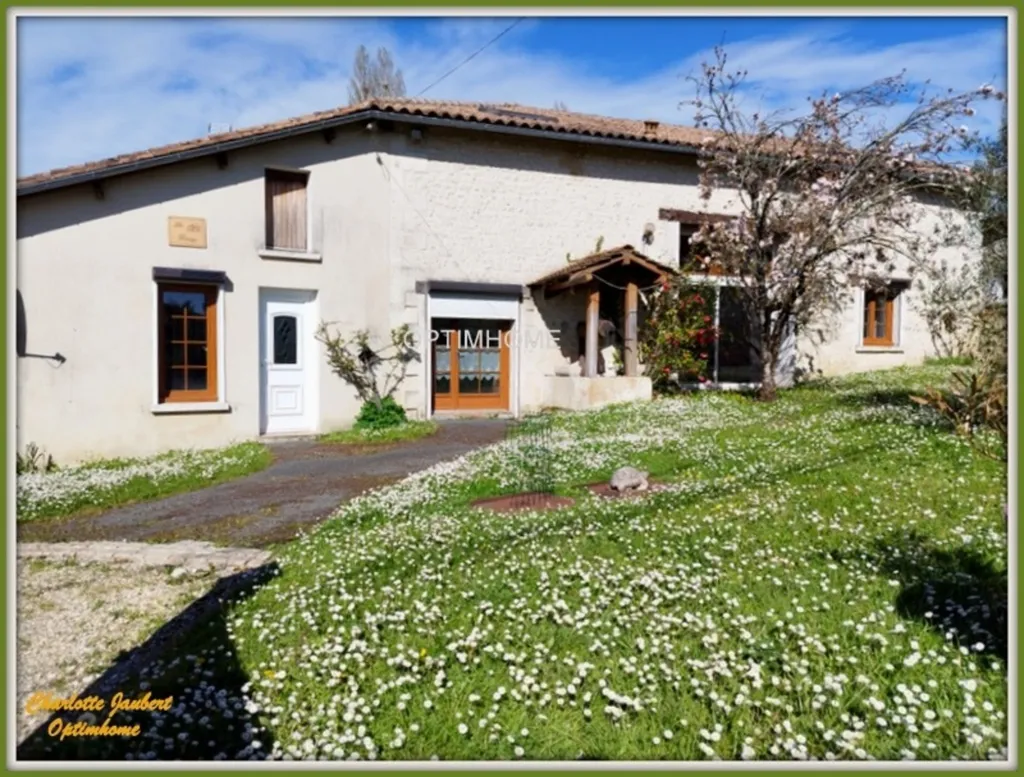 Extérieur - Maison en Pierre avec Jardin à Chalais