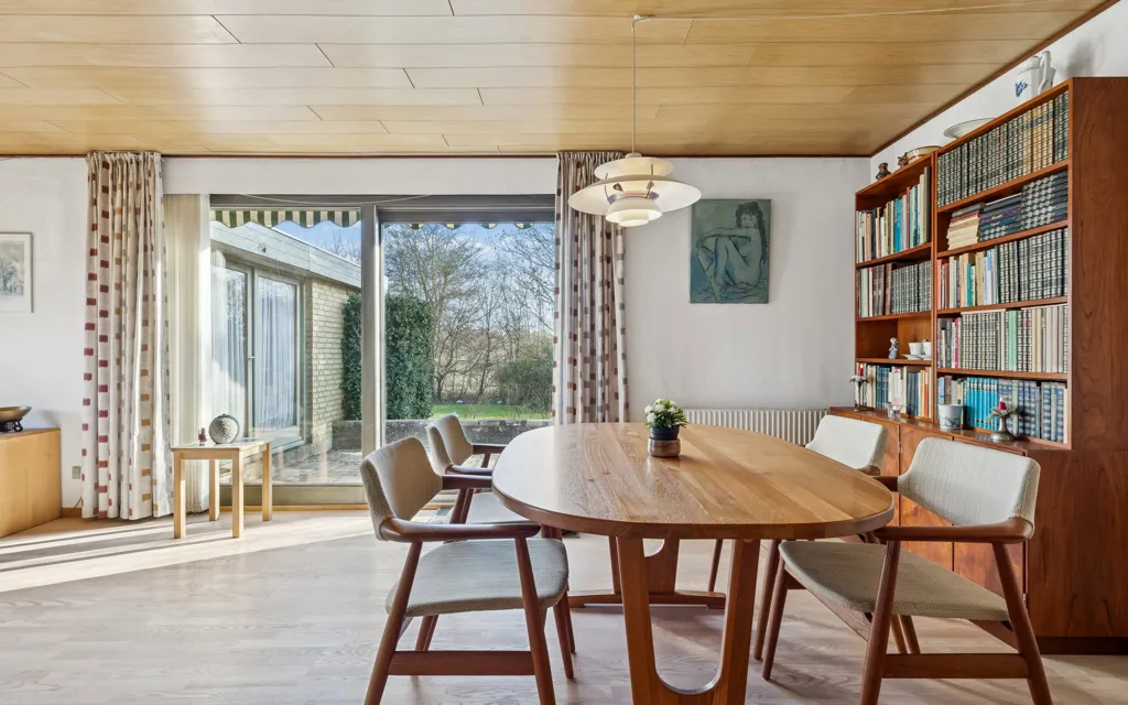 Söögituba - Villa with Large Garage in Southern Høng