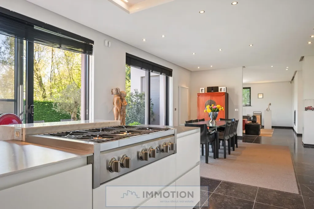 Köök - Stylish Villa with South-Facing Garden in Luxurious Setting
