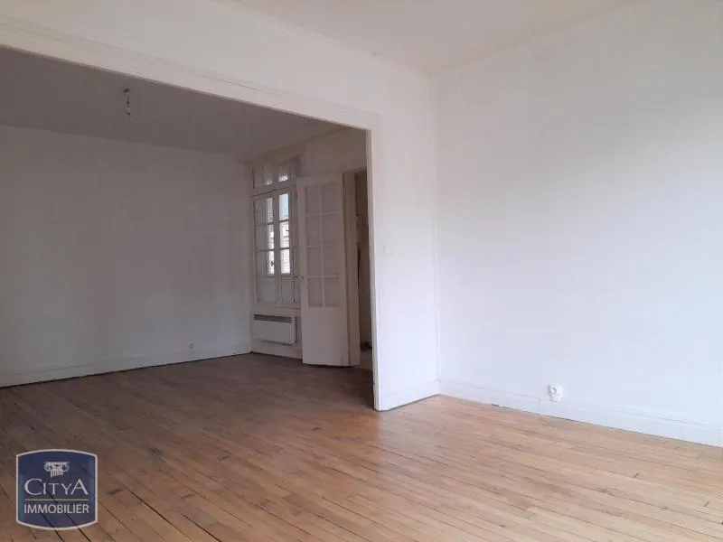 Pièces - Appartement T2 avec Salon Spacieux à Reims