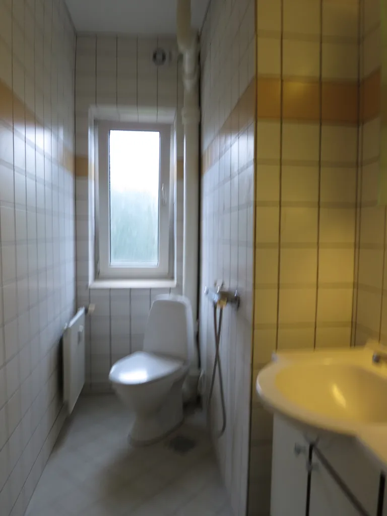 Vannitoad - Renovated 2-Bedroom Flat with Balcony in Odense C