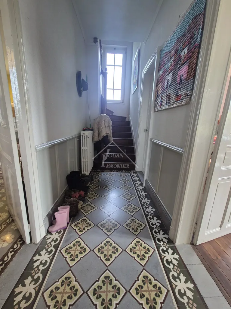 Esik - Charming House with Garden in Lalizolle