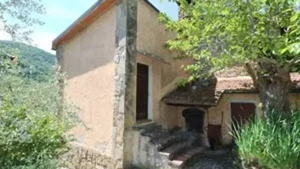 10-room house in IT