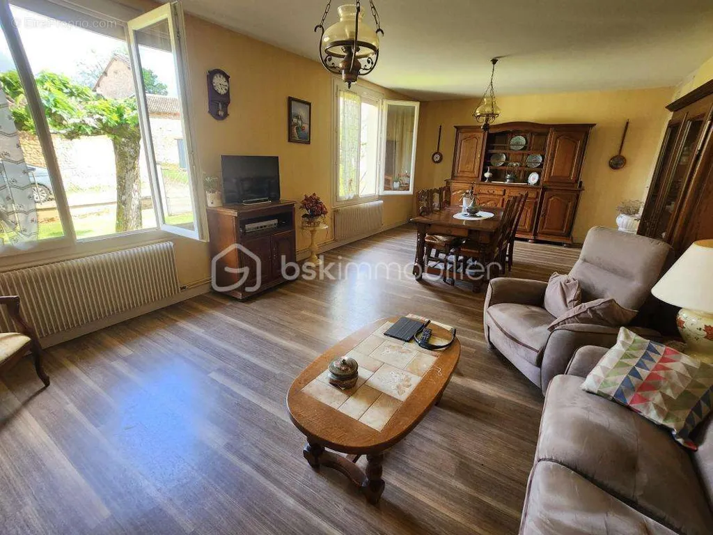 Elutuba - Detached Bungalow with Garden in Rouillé