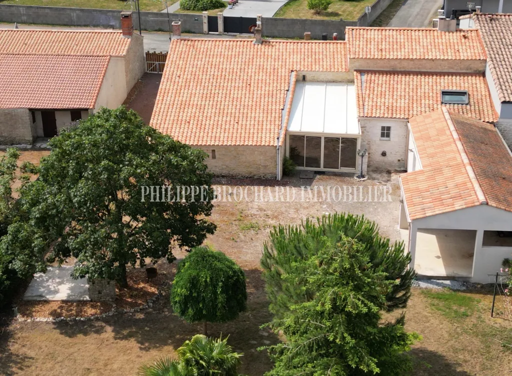 Vista aerea - Charming Stone House with Garden in Péault