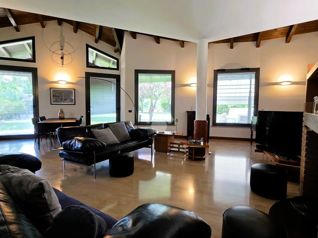 Elutuba - Villa with Private Park in Borgoforte