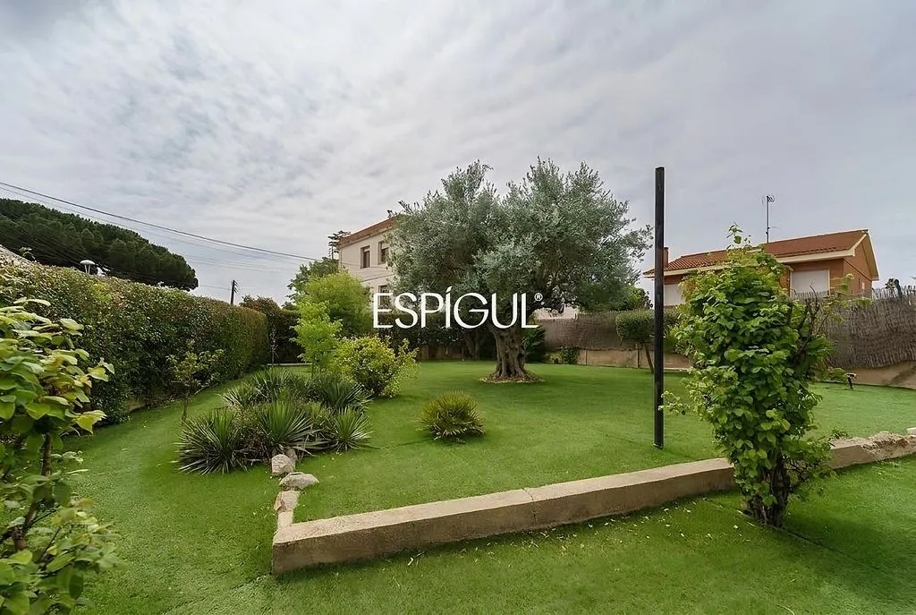 Jardin - Chalet with Pool and Terrace in Alella