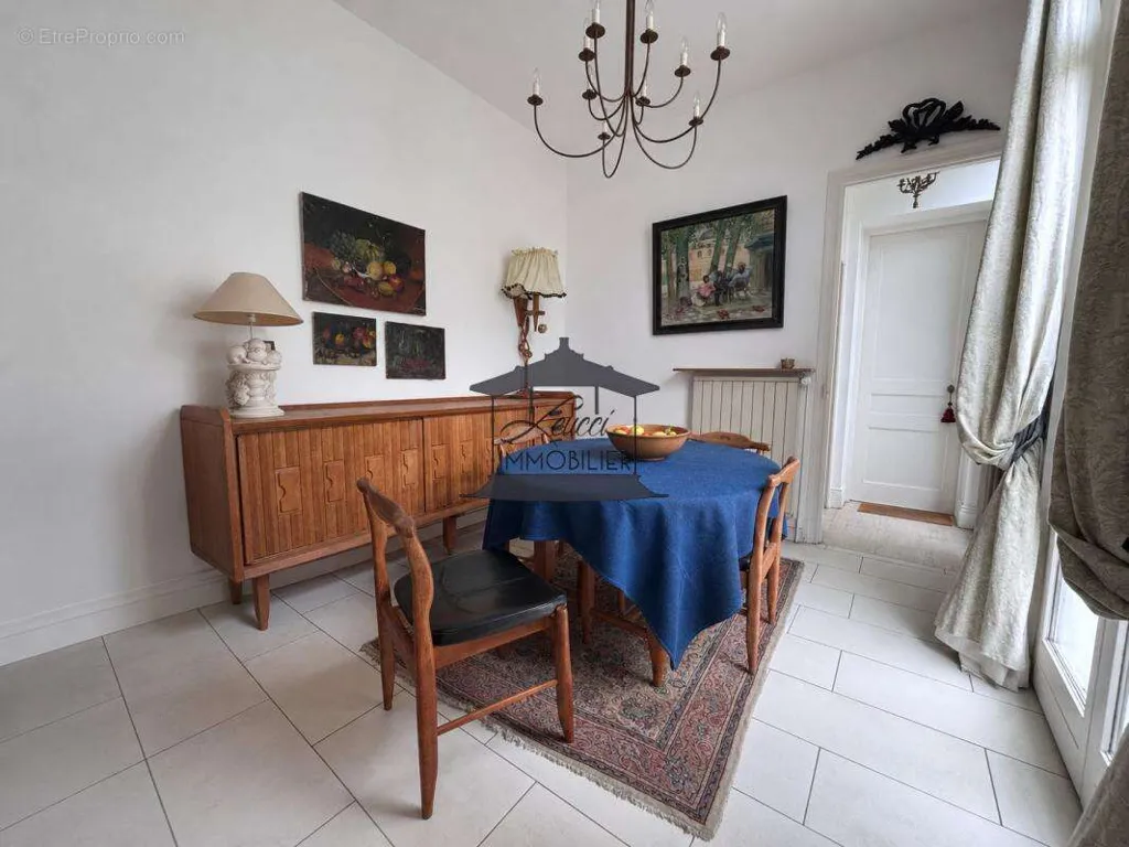 Söögituba - Malouine Villa with Garden near Turenne