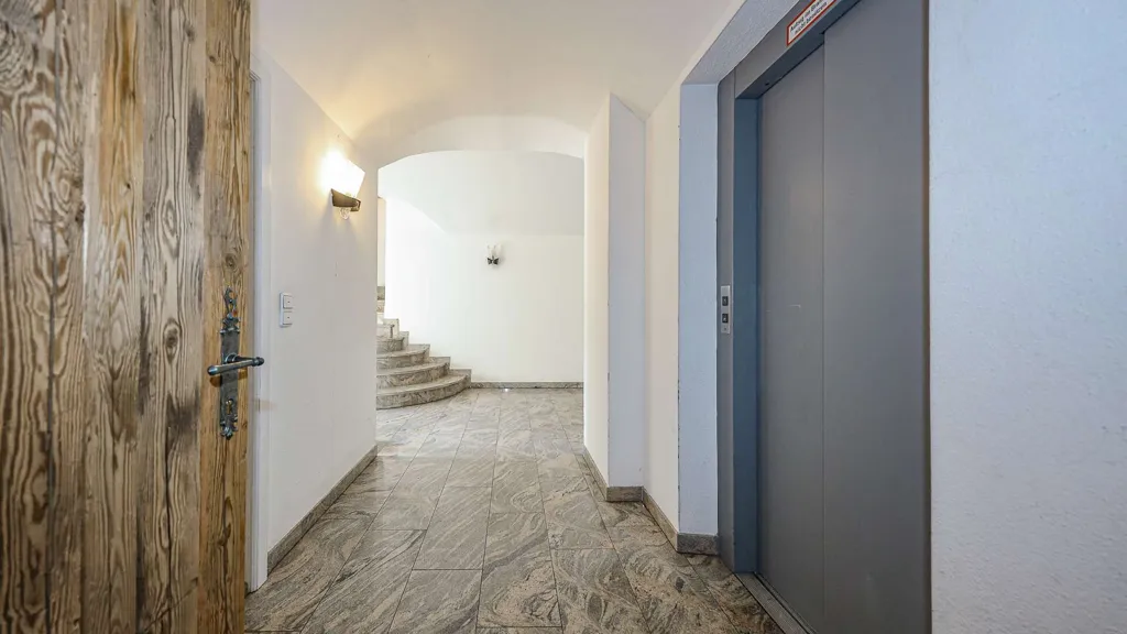 Entrée - Exclusive Office in Kitzbühel City Centre