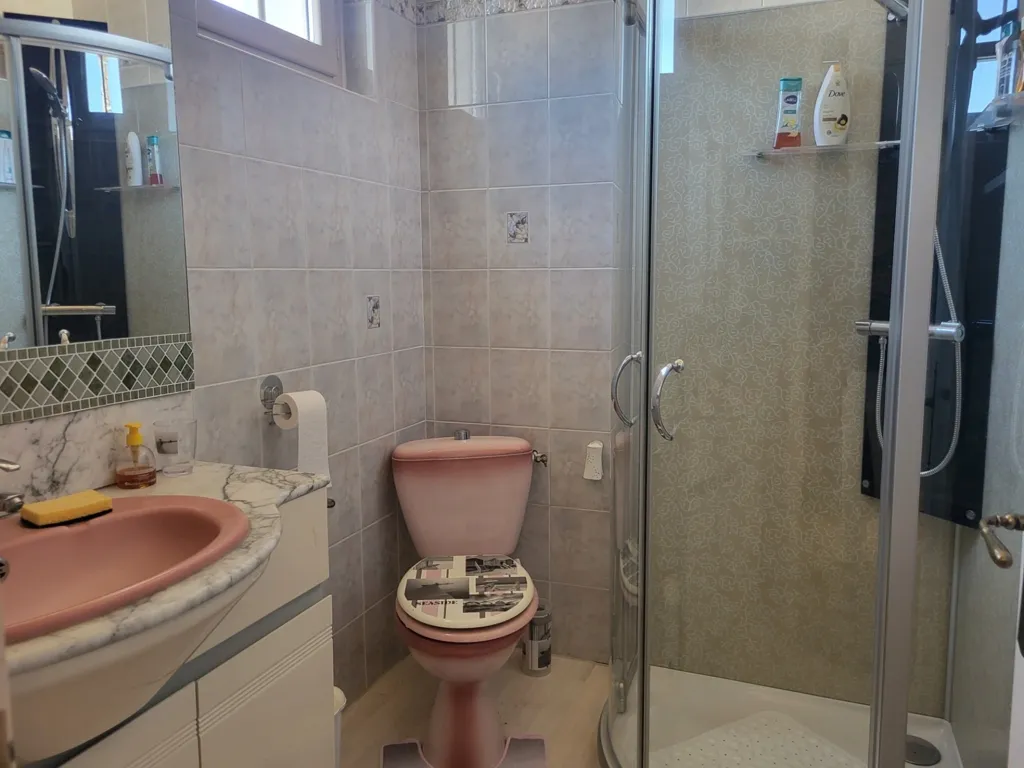 Salles de bain - Maison de Caractère avec Terrasse à Airvault