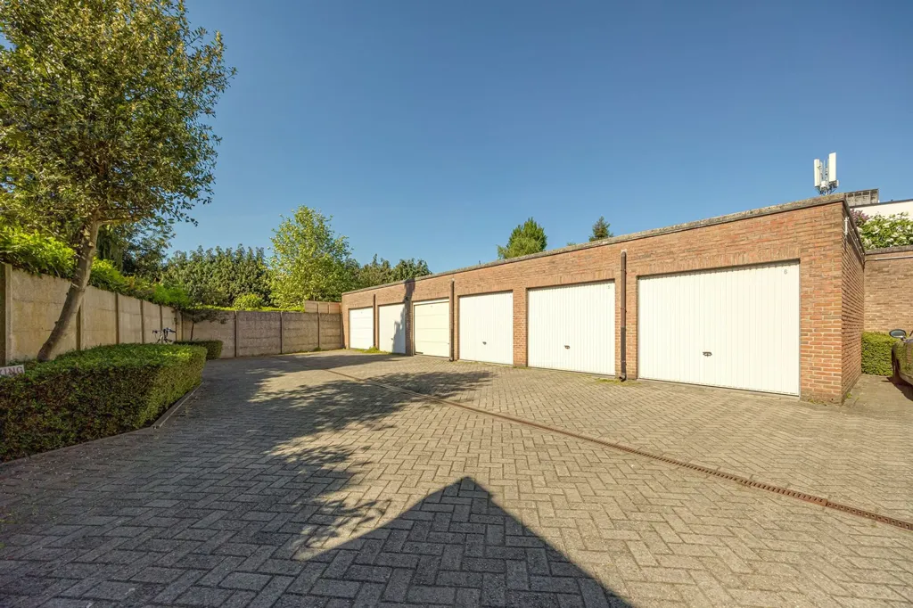 Esterno - Apartment with Two Terraces in Wilrijk Centre
