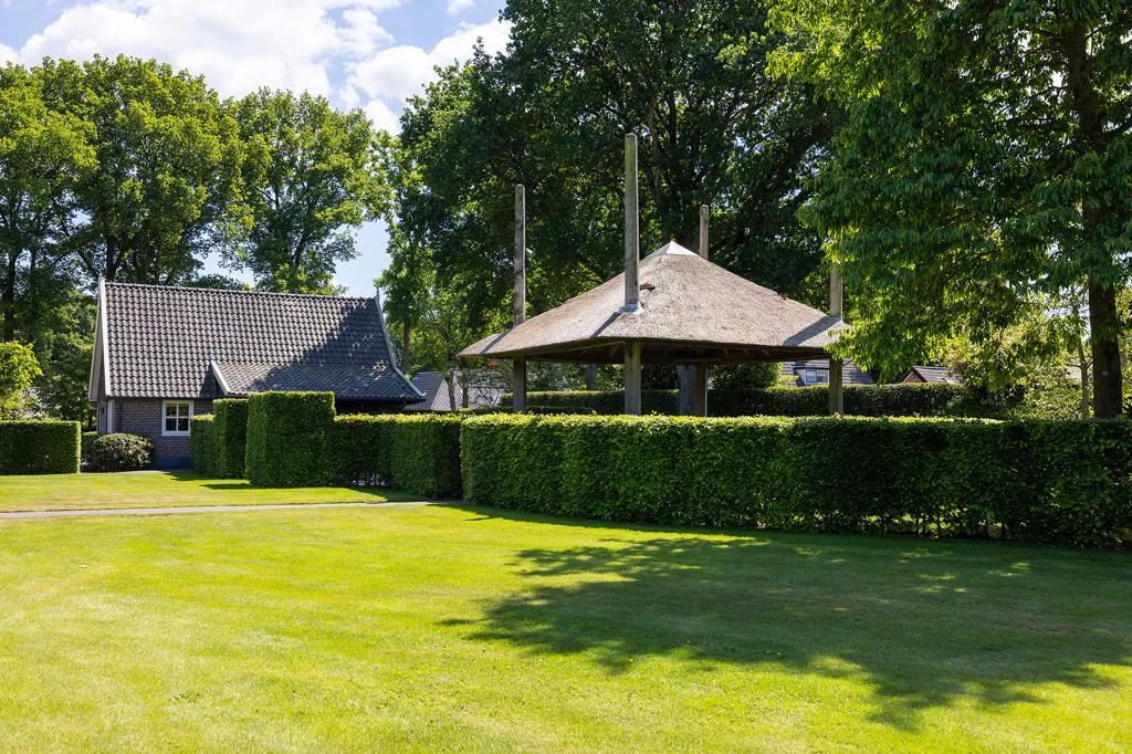 Giardino - Rietgedekt Landhuis with Pool in Hierden
