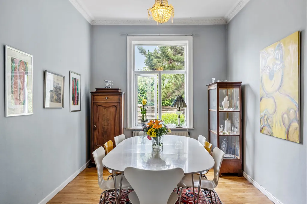 Söögituba - Historic Villa with Character in Jægersborg