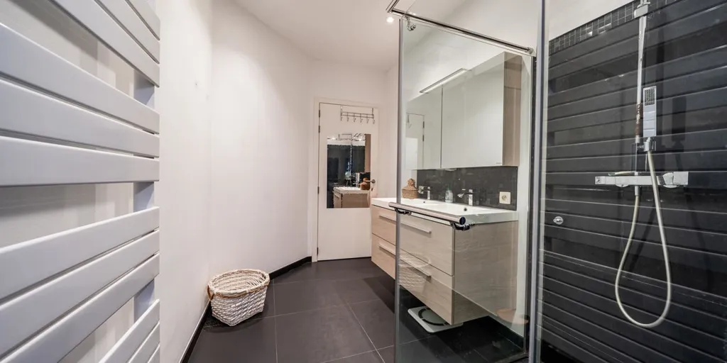 Vannitoad - Charming House with Courtyard in Evere