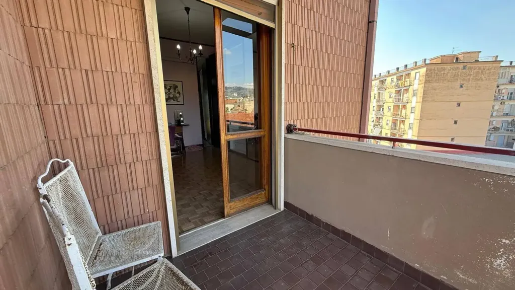 Balcon - Spacious Apartment with Balconies in Caserta