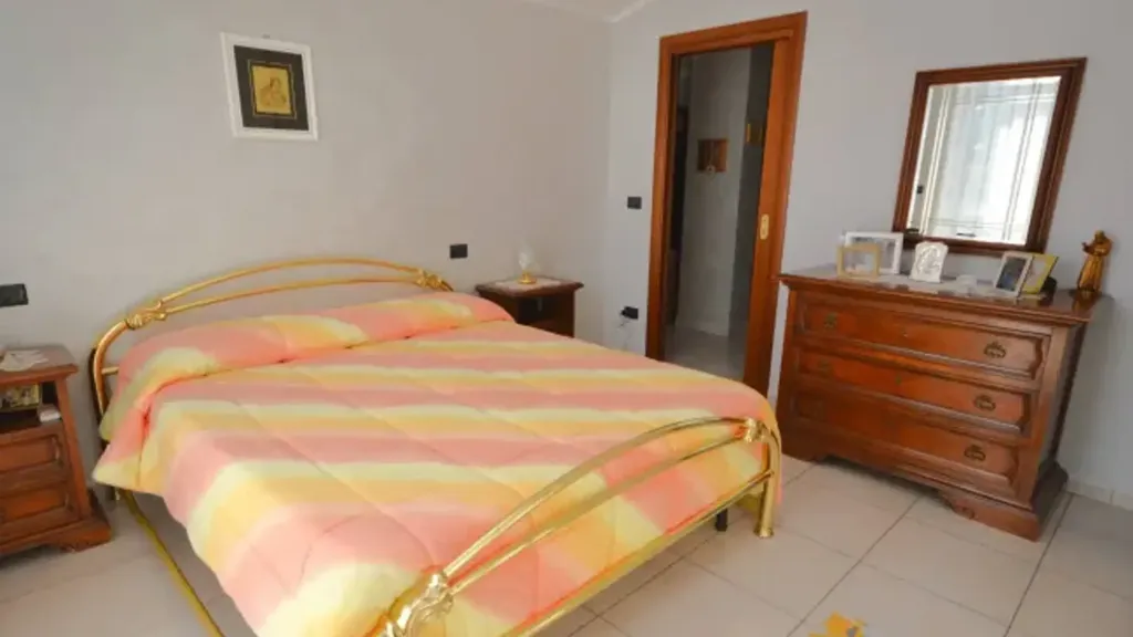 Chambres - Apartment with Balcony Views in Crosia