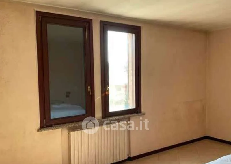 Magamistoad - Three-Bedroom Flat with Terrace in Curtatone