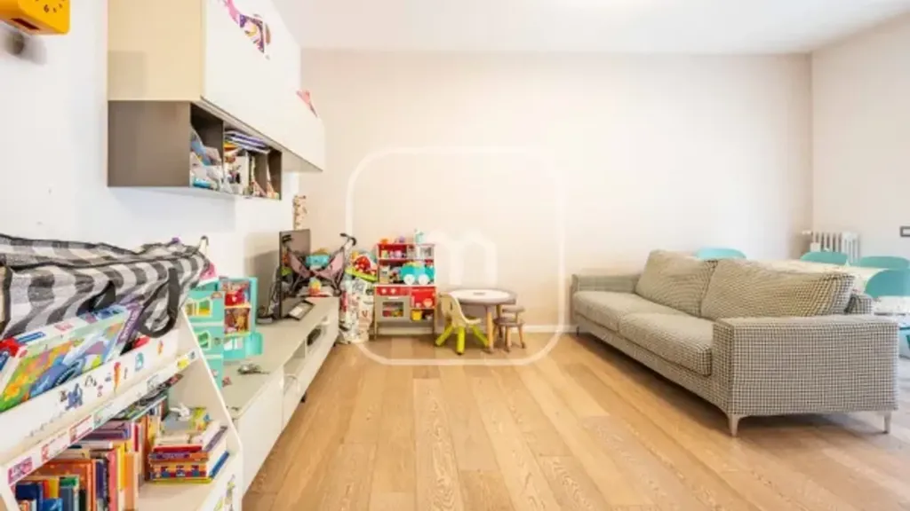 Elutuba - Apartment with Balcony in Cinecittà, Rome