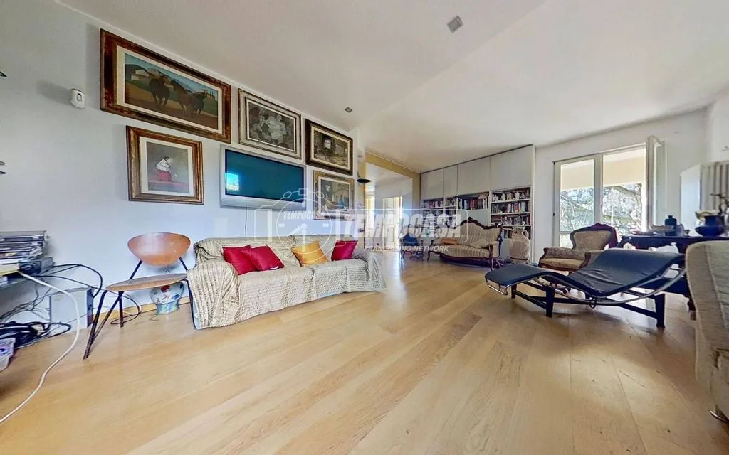 Séjour - Luxury Villa with Private Garden in Mozzo