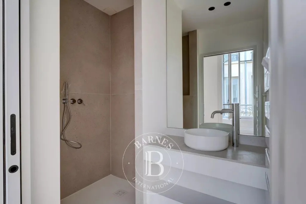 Vannitoad - Luxury Flat with Balcony in Lyon's Historic District