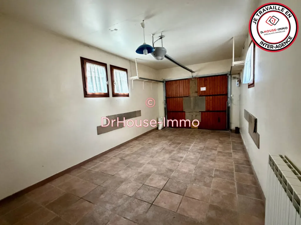 Garage - Villa avec Vue Panoramique sur les Pyrénées à Aurignac