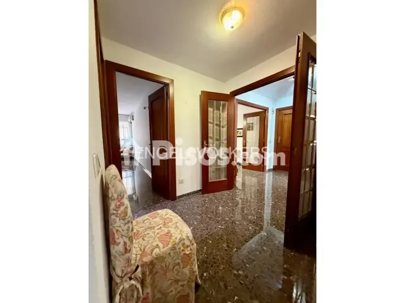 Hallway - Apartment with Stadium Views in Mestalla, Valencia
