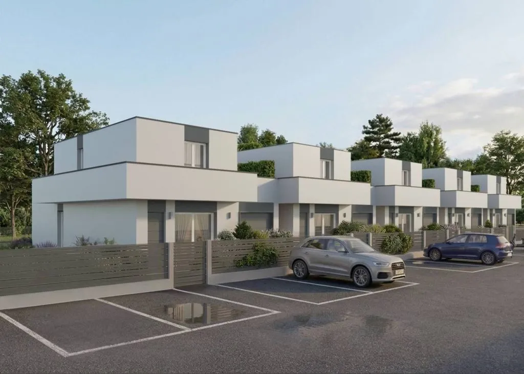 Luxury Villa with Private Garden in Imola