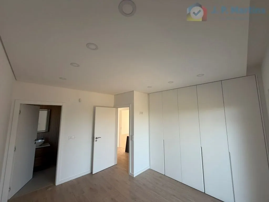 Pièces - Luxury Detached House with Pool in Seixal