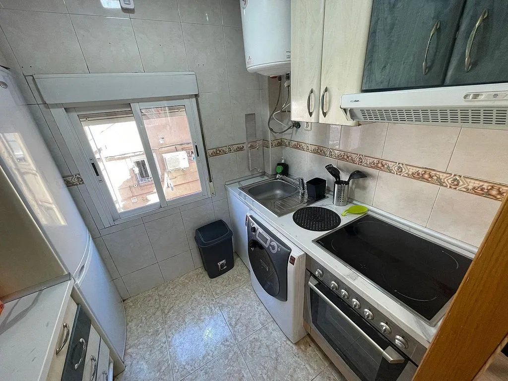 Cuisine - 3-Bedroom Flat with Terrace in Carabanchel