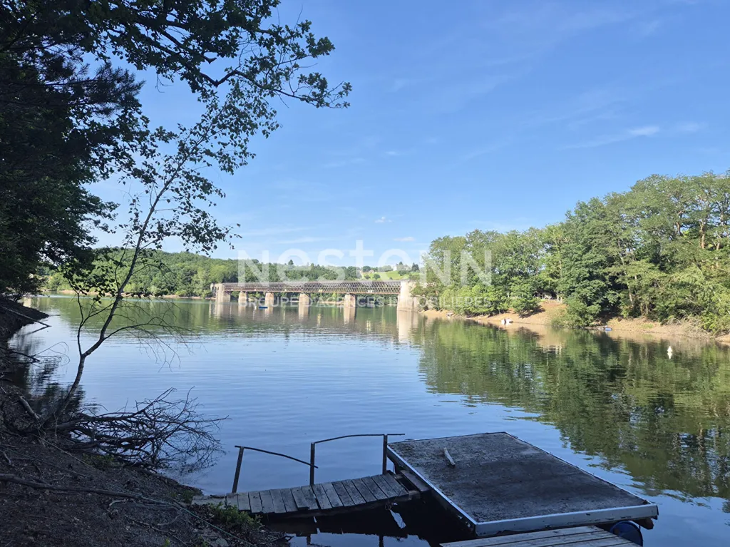 Jardin - Terrain Viabilisé au Bord de l'Eau près d'Aurillac