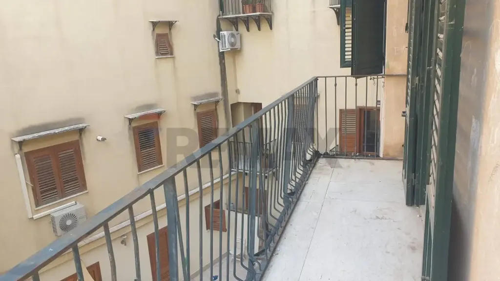 Balcone - Appartamento con tre balconi nel centro storico di Palermo