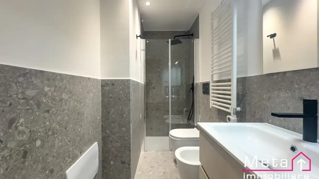 Salles de bain - Modern Flat with Concierge in Milan