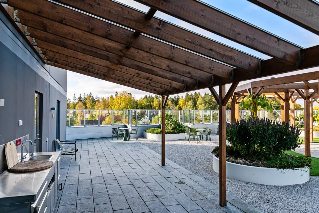 Terrasse - Studio Apartment with High Ceilings in Roslags Näsby