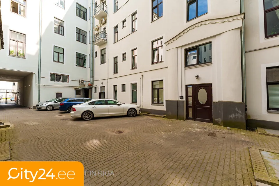 Giardino - 3-Bedroom Apartment in Riga Centre
