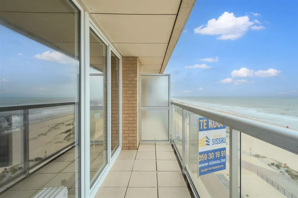 Rõdu - Studio with Frontal Sea View in Middelkerke