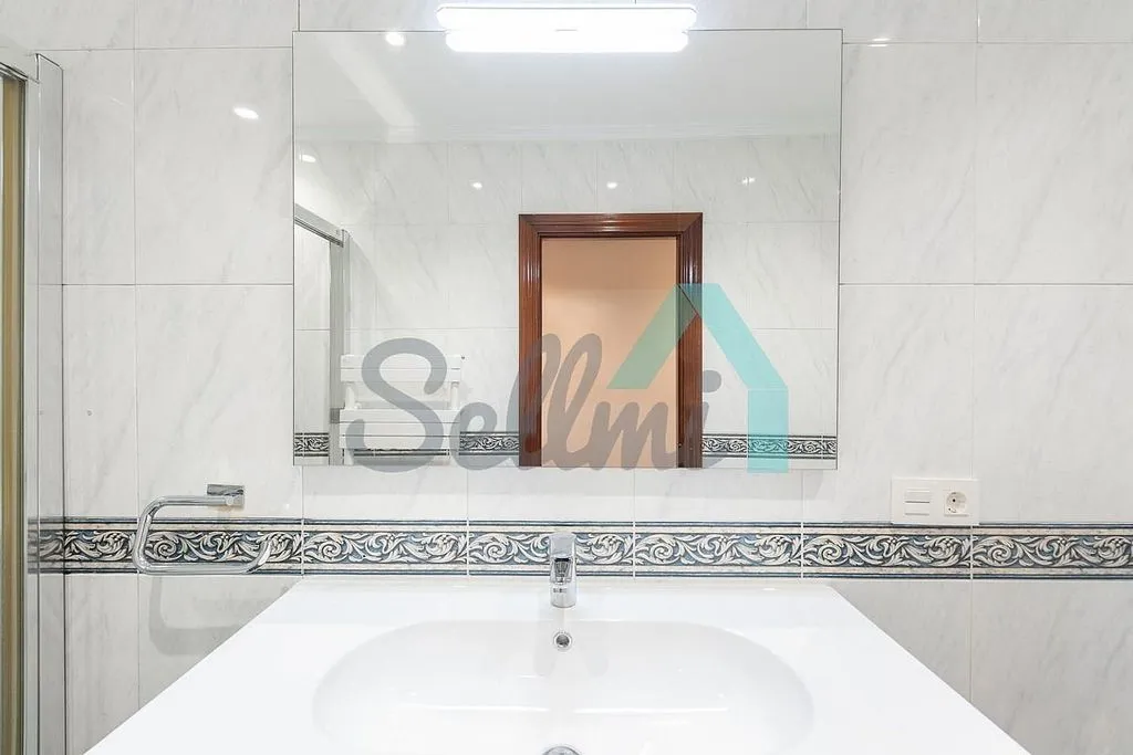 Bagni - Furnished Flat with Sea View in La Arena, Gijón