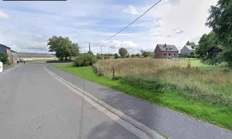 Välivaade - Rural Plot in Quiet Village Lane